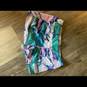 FLEO size small shorts